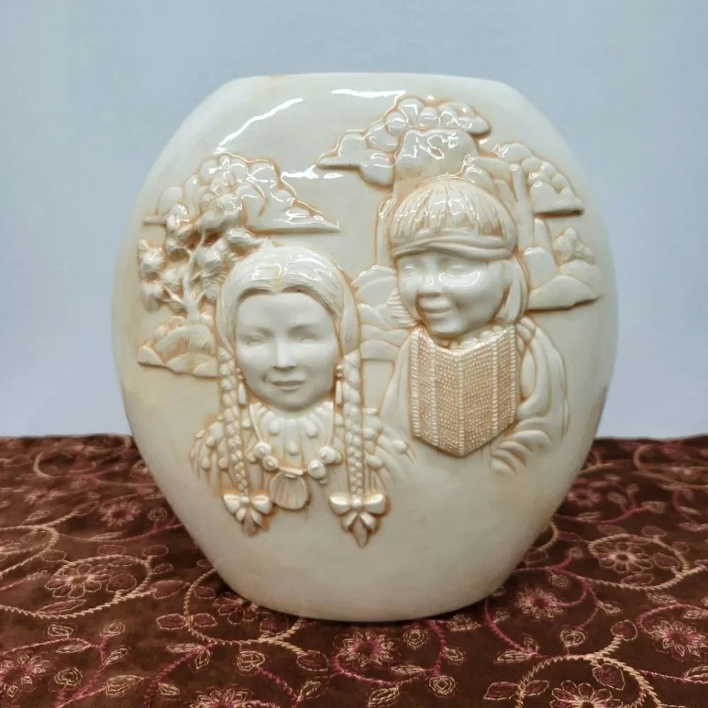 Vintage Native American Handmade Pottery Vase Vessel Artistic Piece - Signed